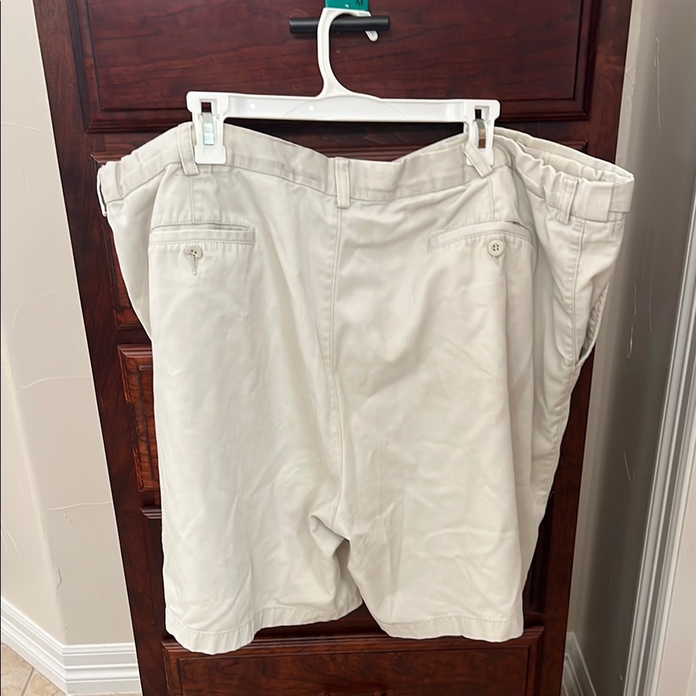 Men's Beige Shorts sz 48 - Picture 3 of 6